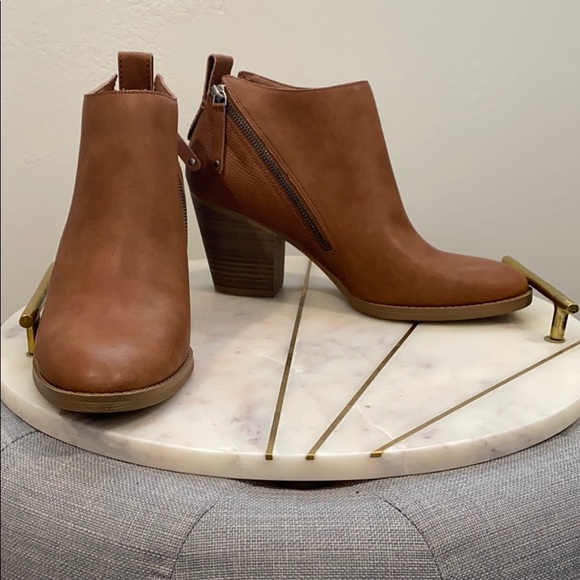 DV by Dolce Vita Shoes - Dolce vita brown booties in style Jameson